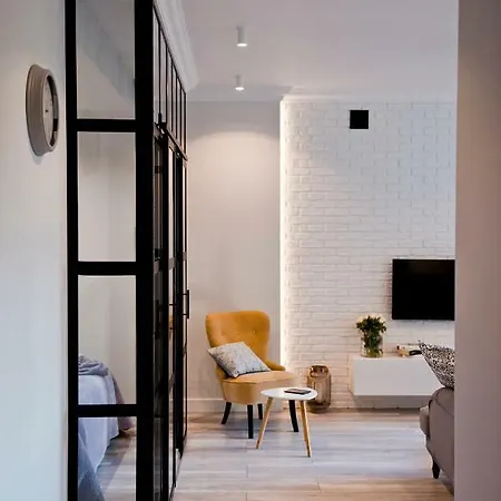 Next To The Old Town & Krasinski Garden شقة