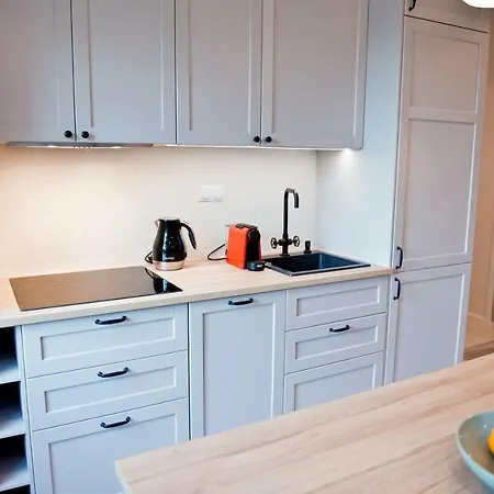 Apartment Next To The Old Town & Krasinski Garden
