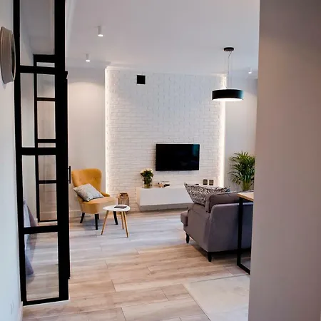 Next To The Old Town & Krasinski Garden アパート ワルシャワ